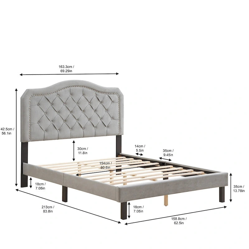 Queensize bed met knopen en sterke houten lattenbodem  