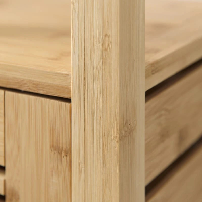 Bambus-Mittelschrank mit offenen und geschlossenen Regalen  