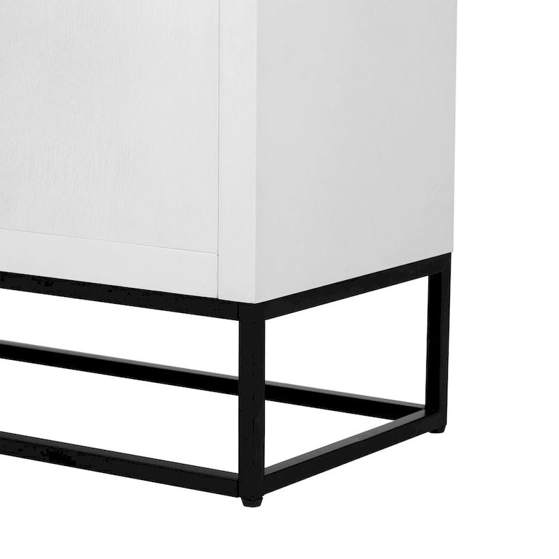 Luxe kast met unieke steunpoten en verstelbare planken