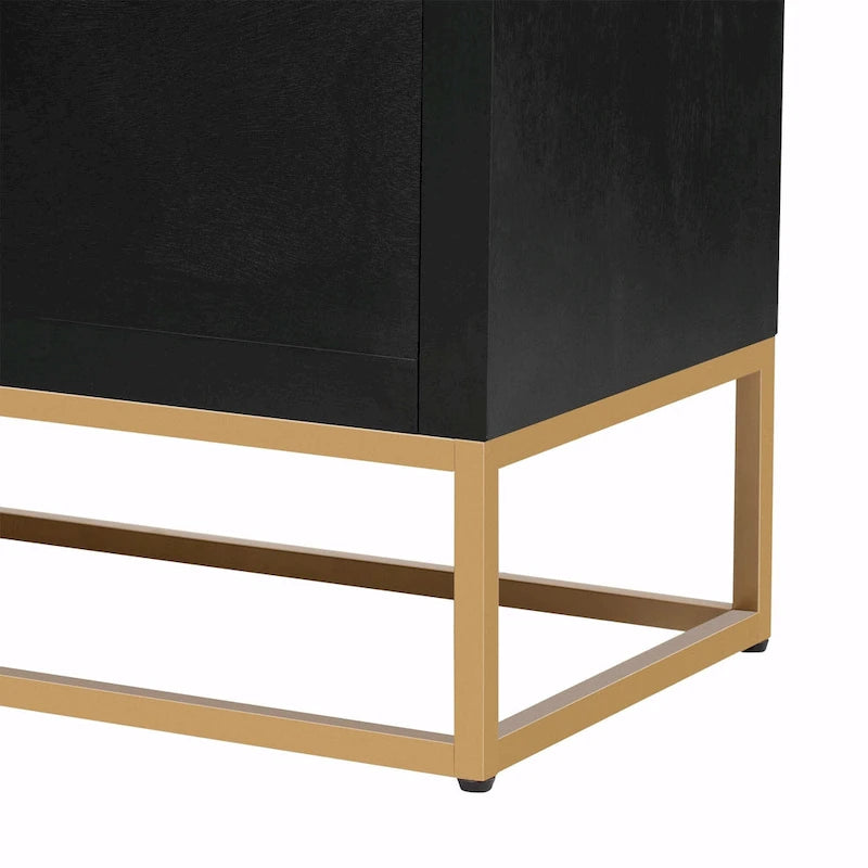 Luxe kast met unieke steunpoten en verstelbare planken