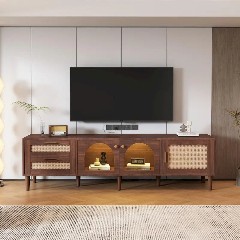 Mueble para TV con 3 gabinetes, 2 cajones de ratán y luz LED — Para televisores de hasta 80"
